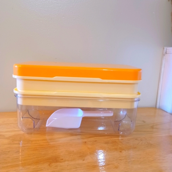 New Press to Release Soft Ice Mold w/2 Stackable Trays & Scoop. - Picture 1 of 10